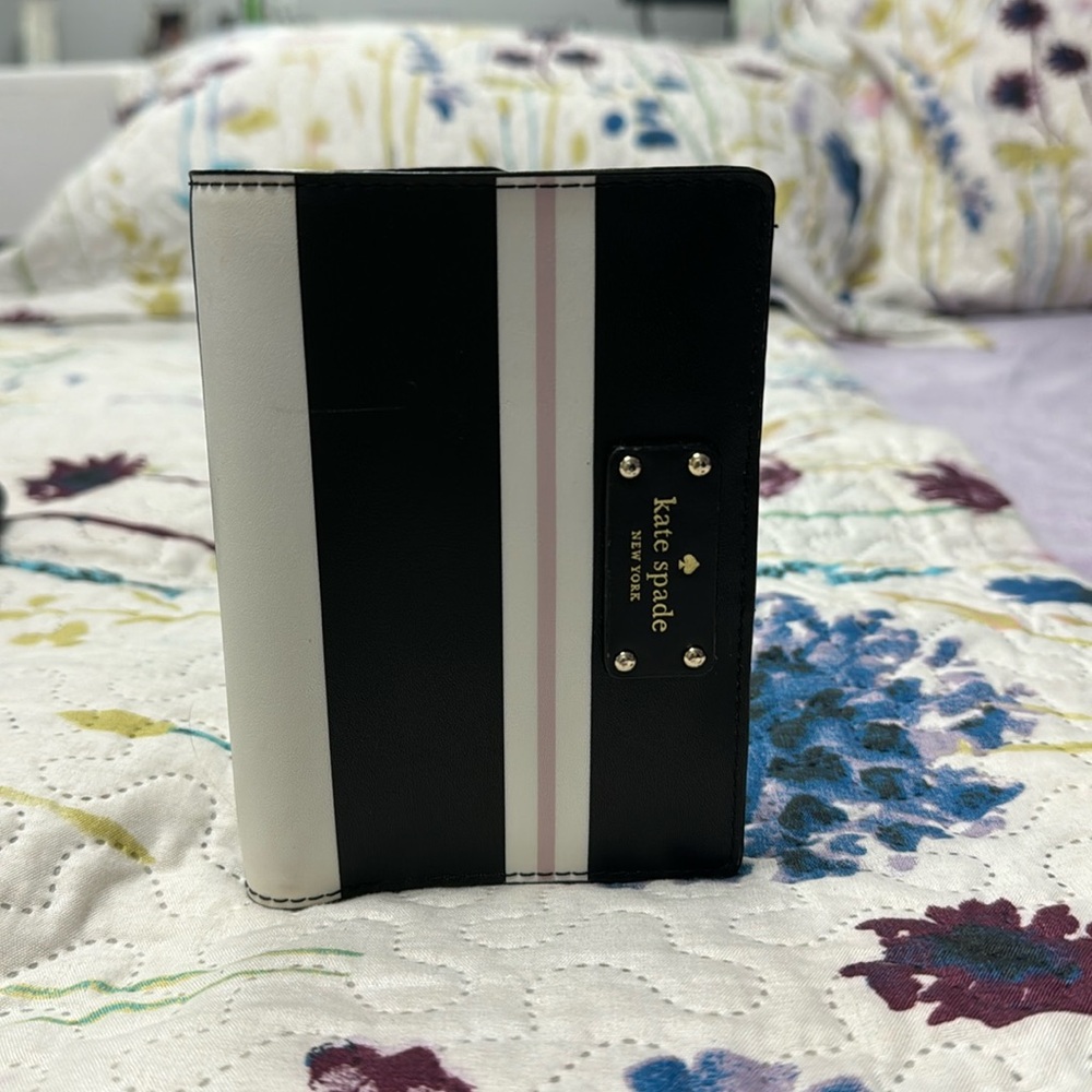 BNWOT Kate Spade Wallet